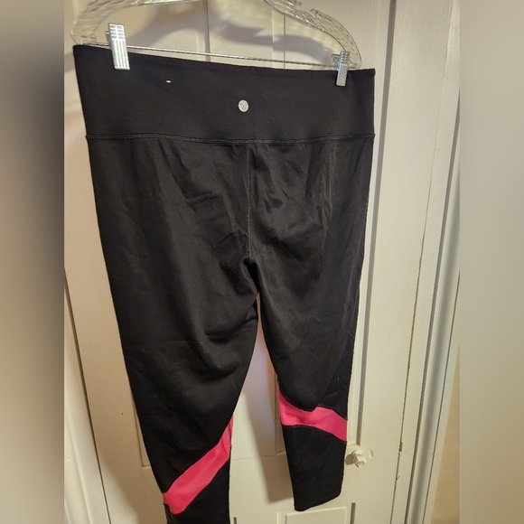 Livi Black Leggings with Pink Accents Plus 18/20 - Picture 2 of 4
